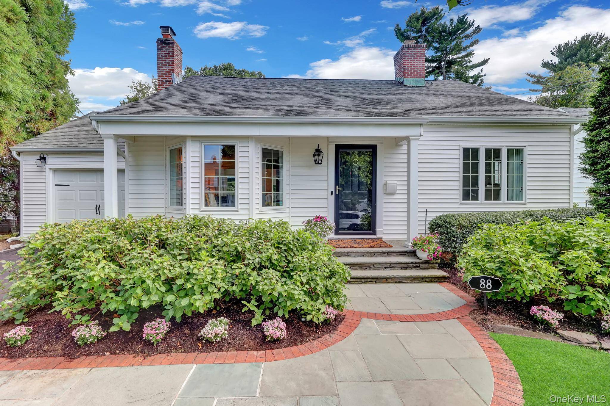 88 Fairmount ST, Huntington, NY 11743