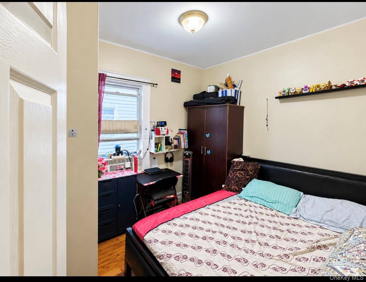 188-42 Woodhull AVE, Hollis, NY 11423