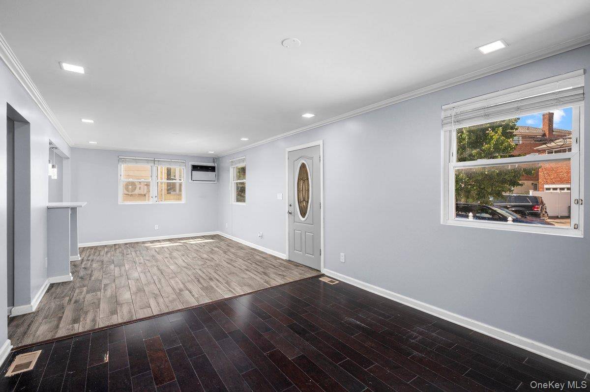 2566 Flint AVE, Bronx, NY 10475