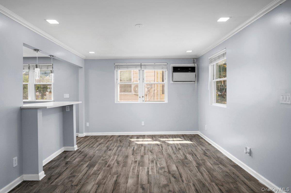 2566 Flint AVE, Bronx, NY 10475