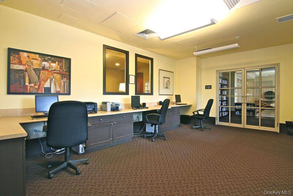 300 Mamaroneck AVE #201, White Plains, NY 10605