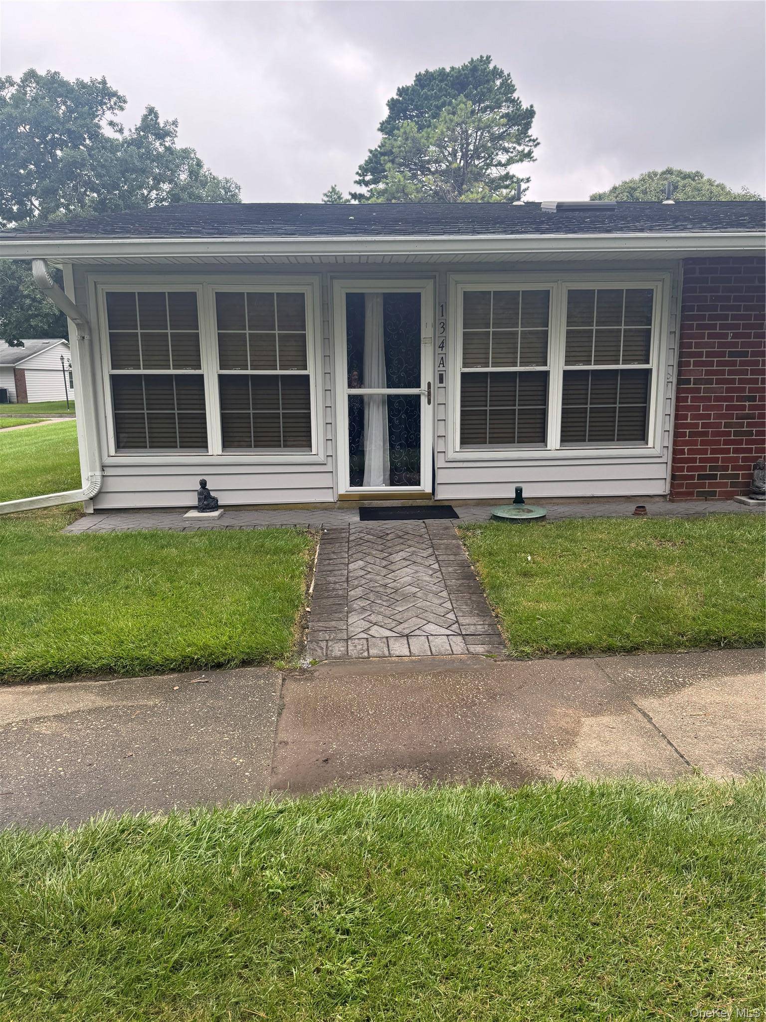 134 Eastbourne CT #A, Ridge, NY 11961
