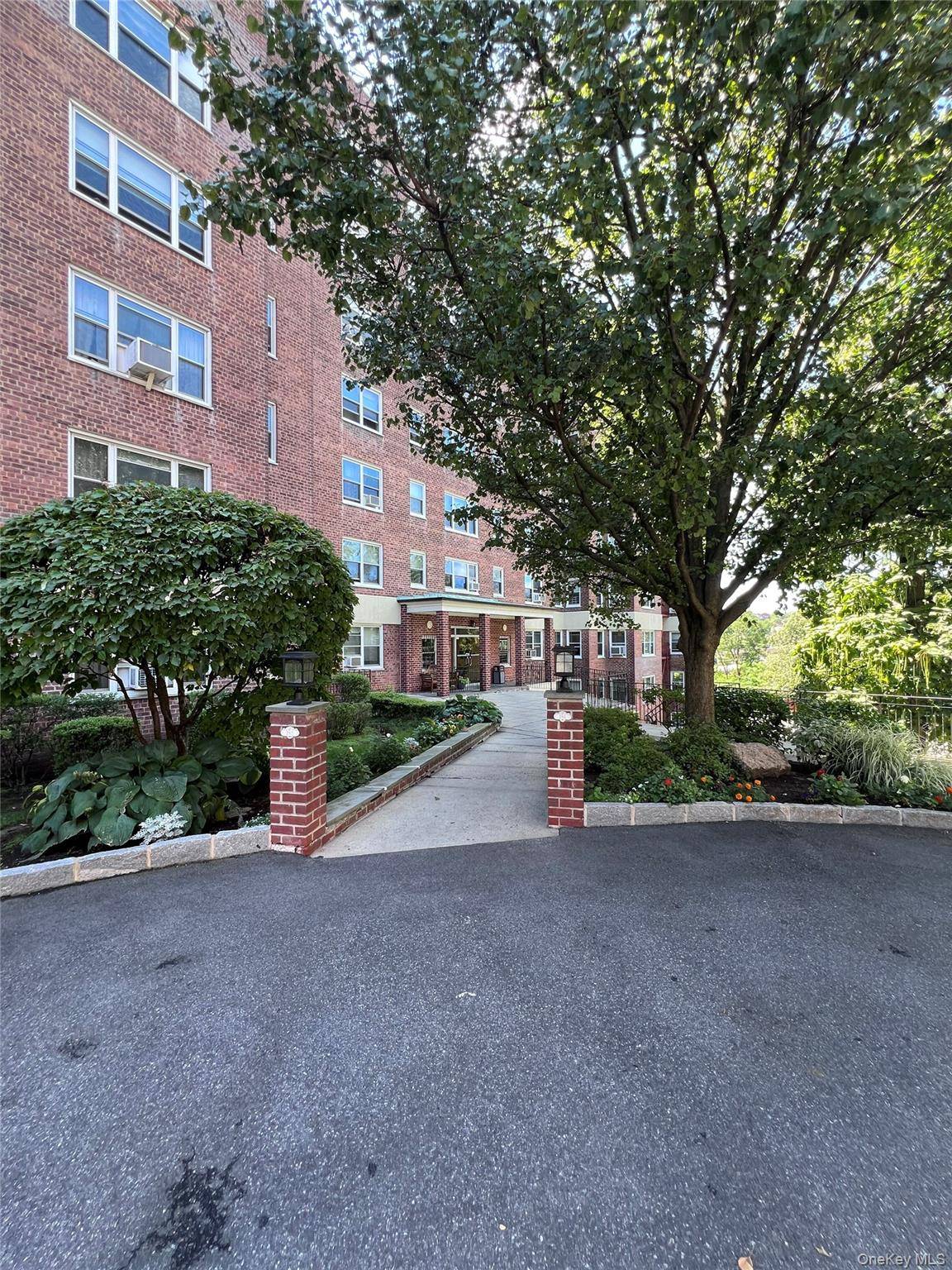 280 Collins AVE #2B, Fleetwood, NY 10552
