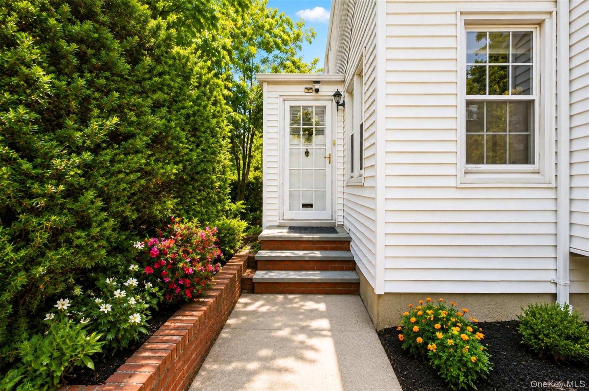 26 Van Nostrand CT, Little Neck, NY 11362