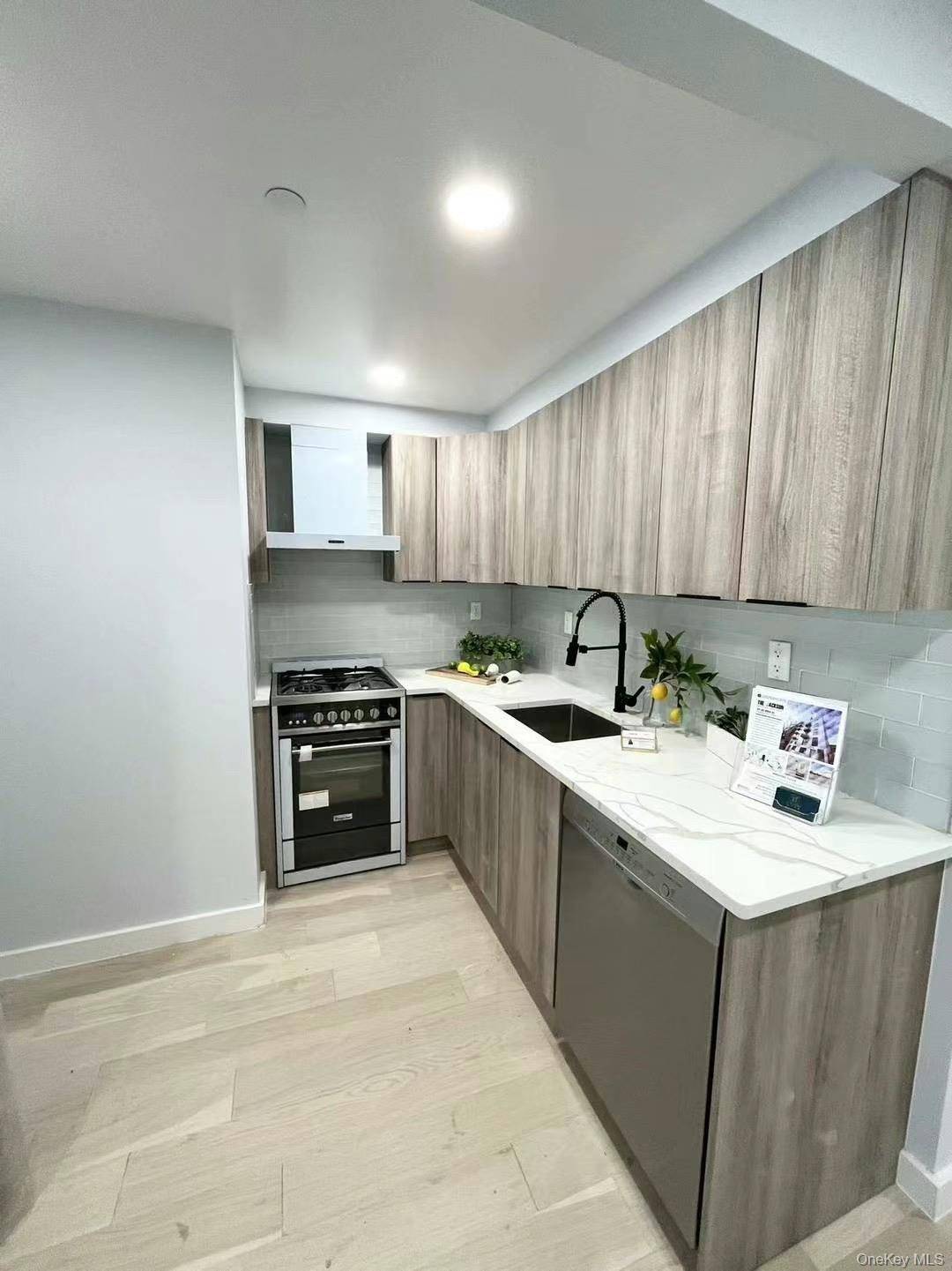 37-32 89th ST #2C, Jackson Heights, NY 11372