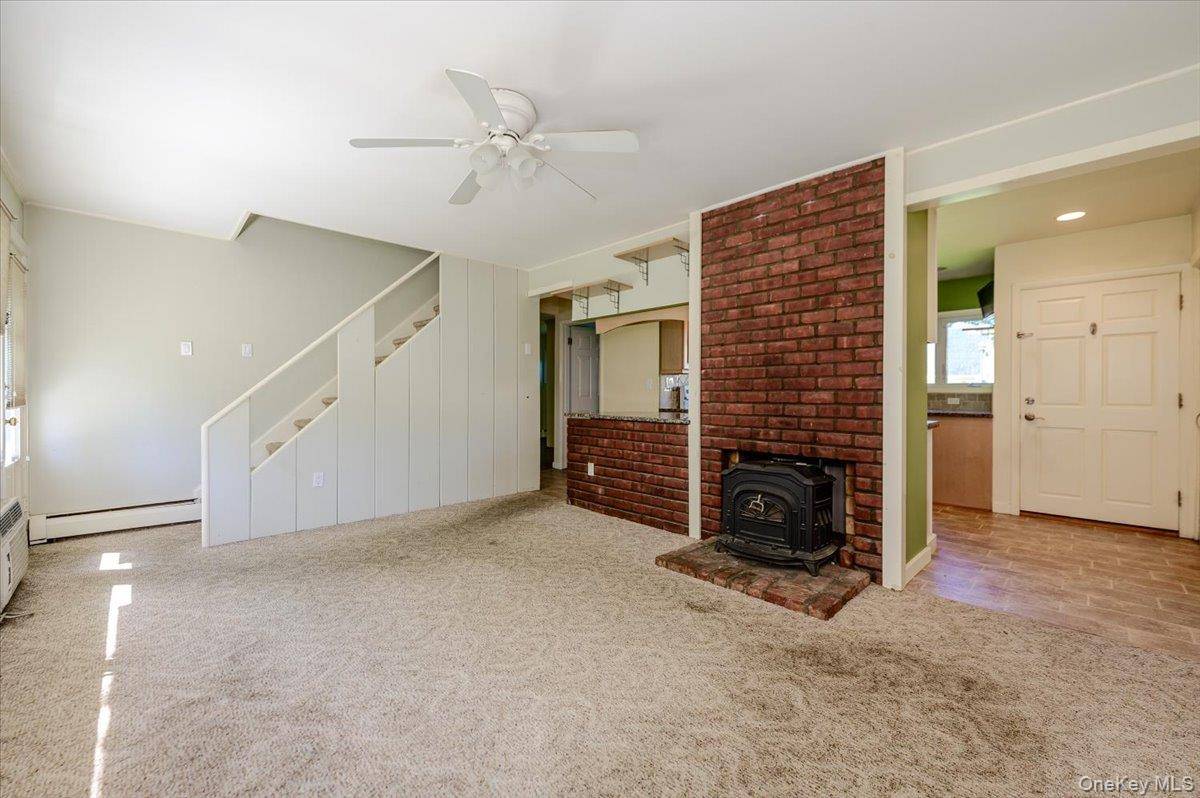 162 Twin LN, Wantagh, NY 11793