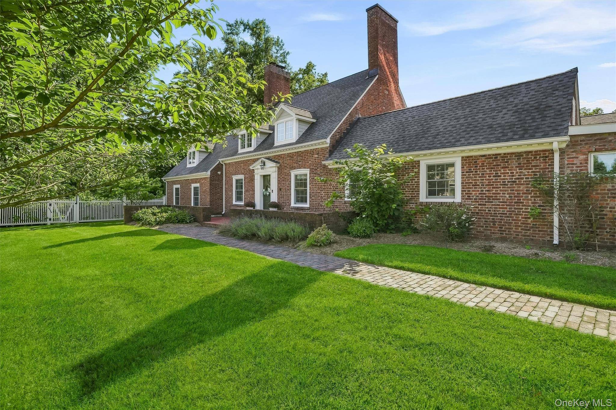 8 Rose Hill RD, Suffern, NY 10901