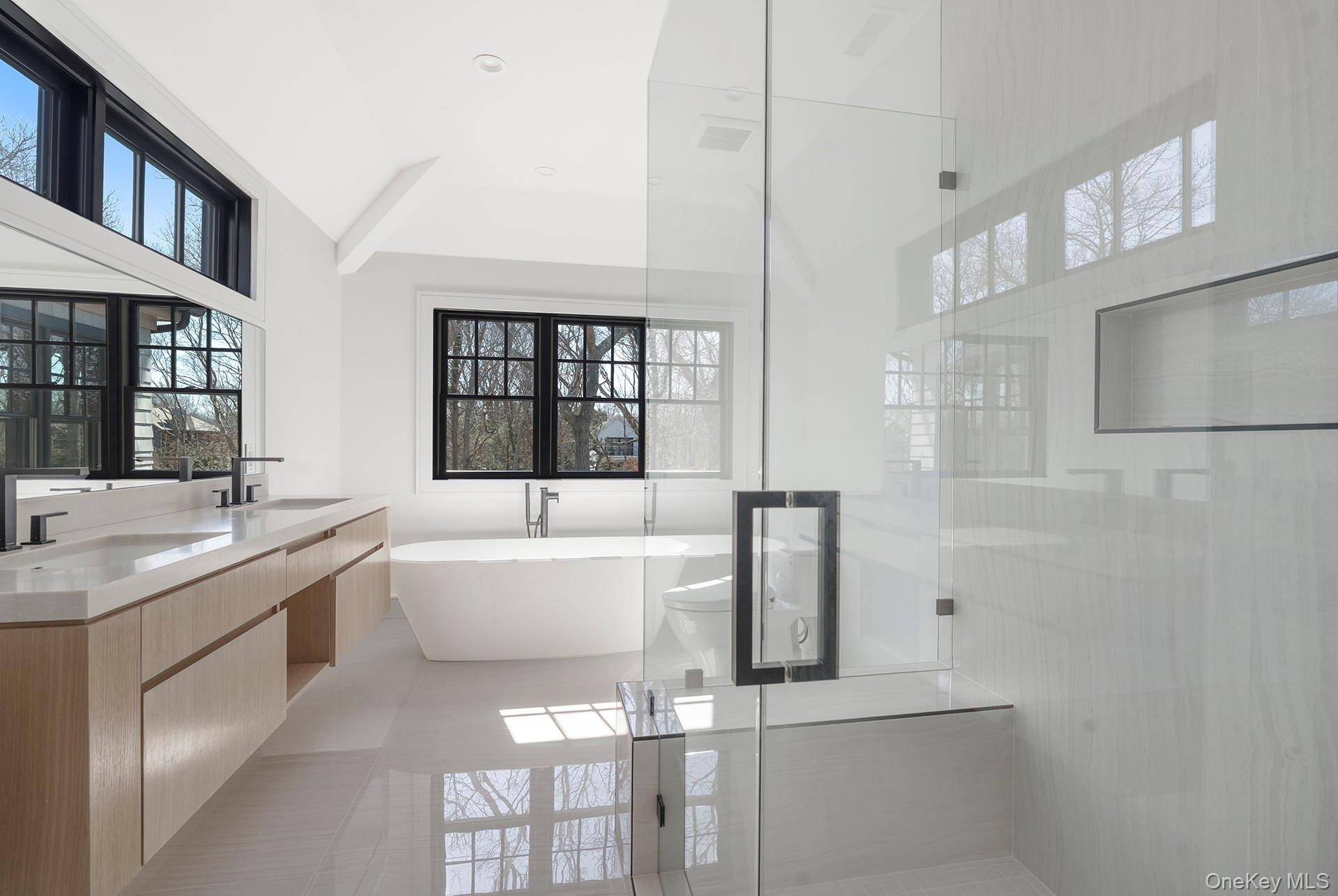 46 Towhee TRL, East Hampton, NY 11937
