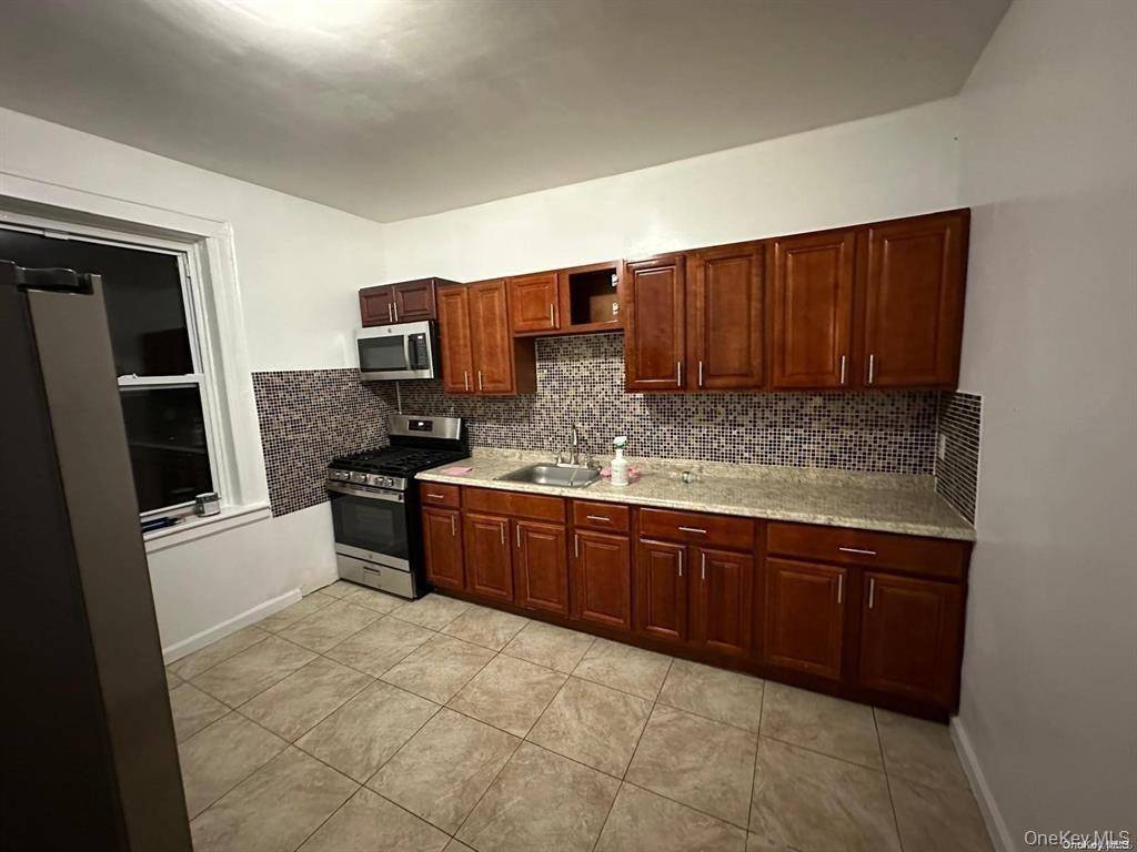102 E 96th ST, Brooklyn, NY 11212