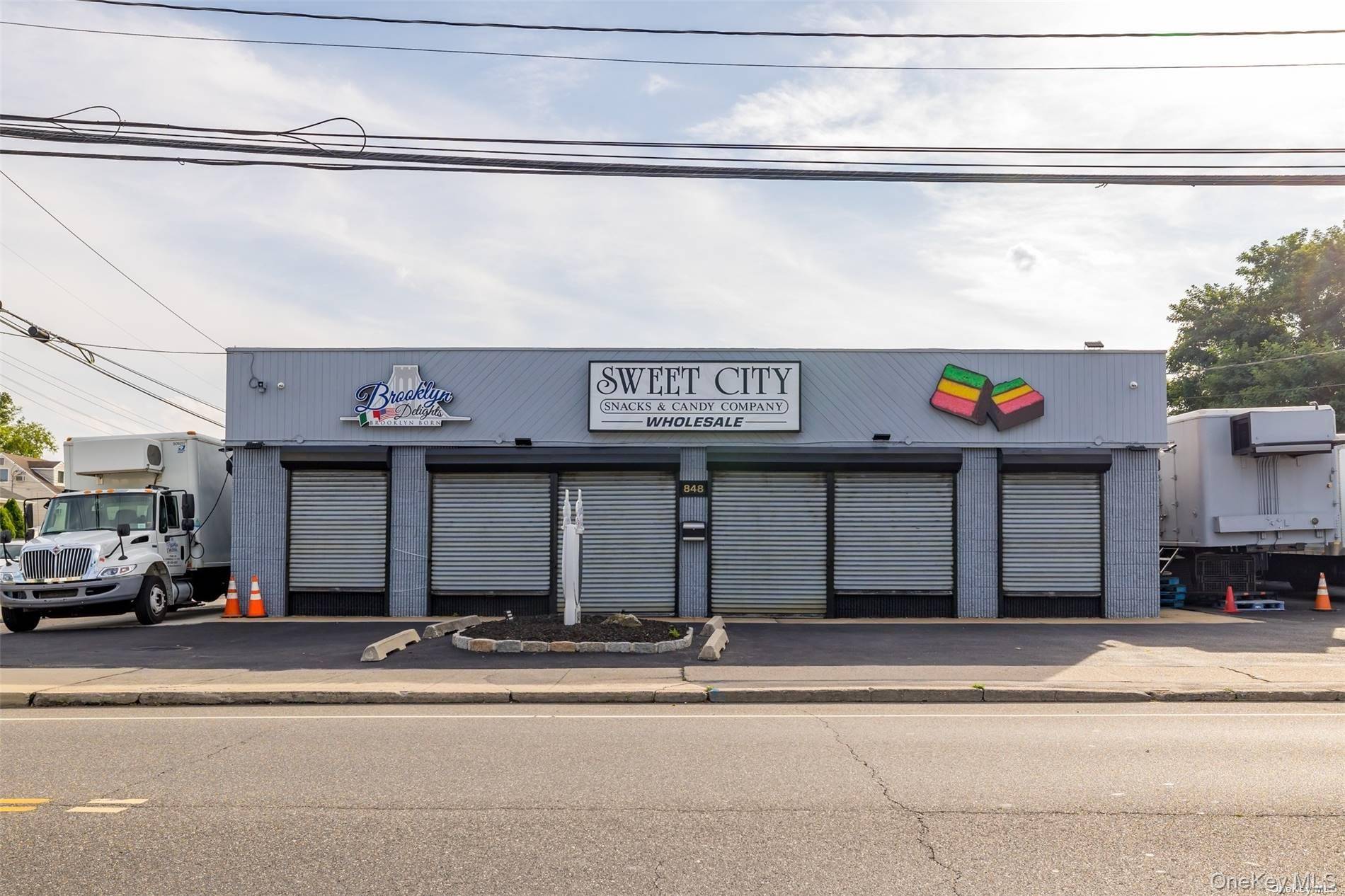848 Main ST, Farmingdale, NY 11735