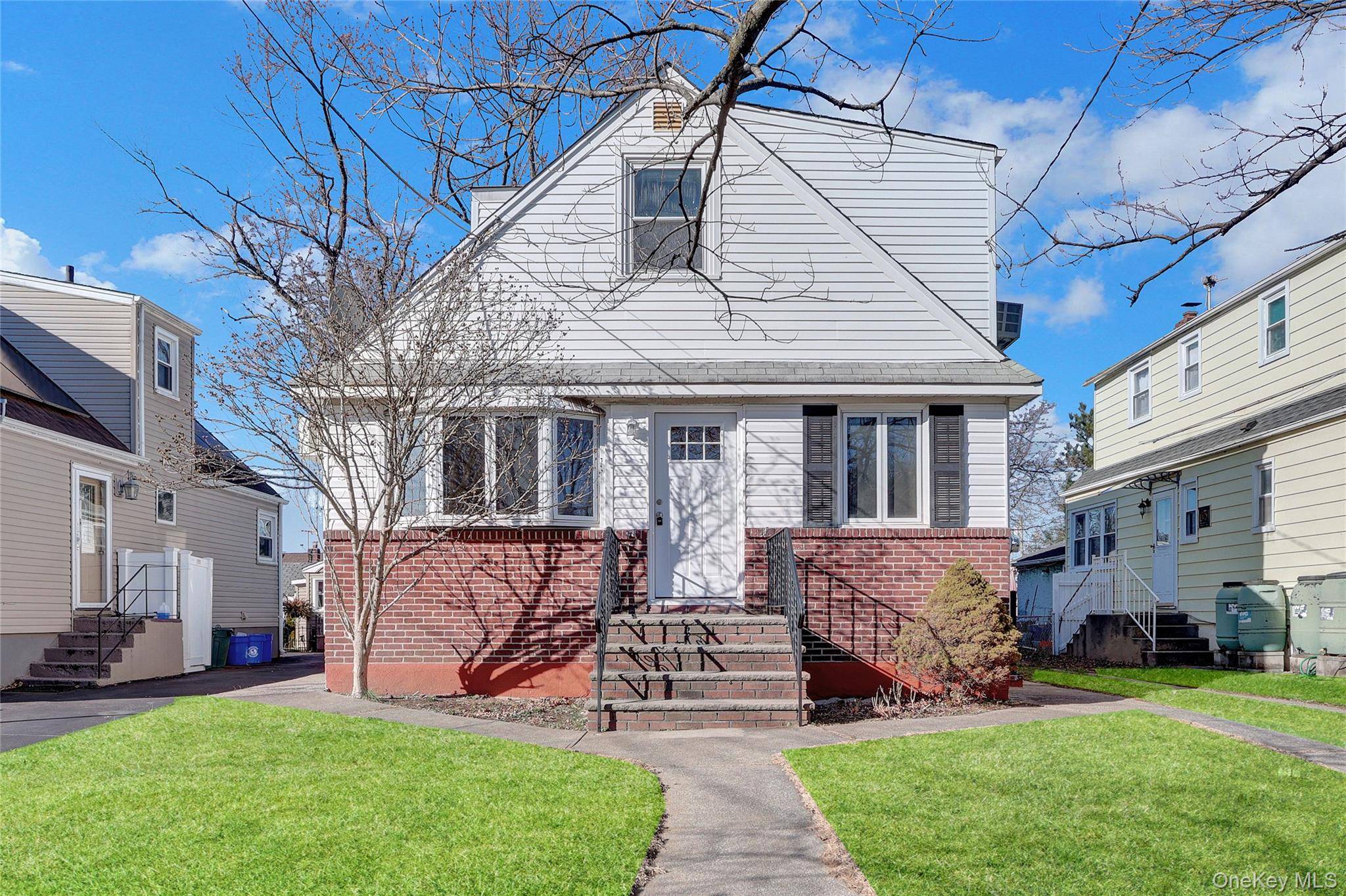 140 Arlington AVE, Valley Stream, NY 11580