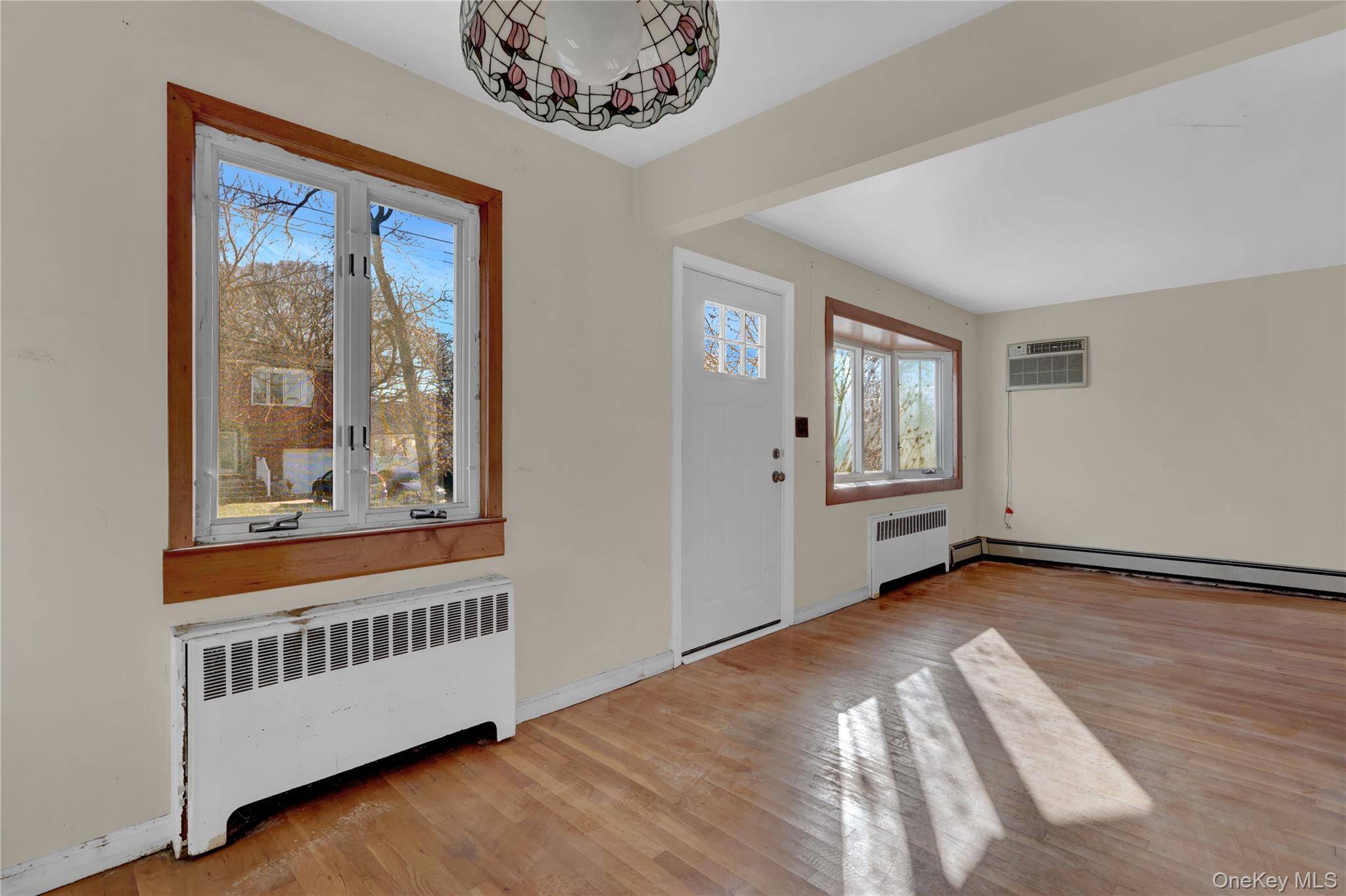 140 Arlington AVE, Valley Stream, NY 11580