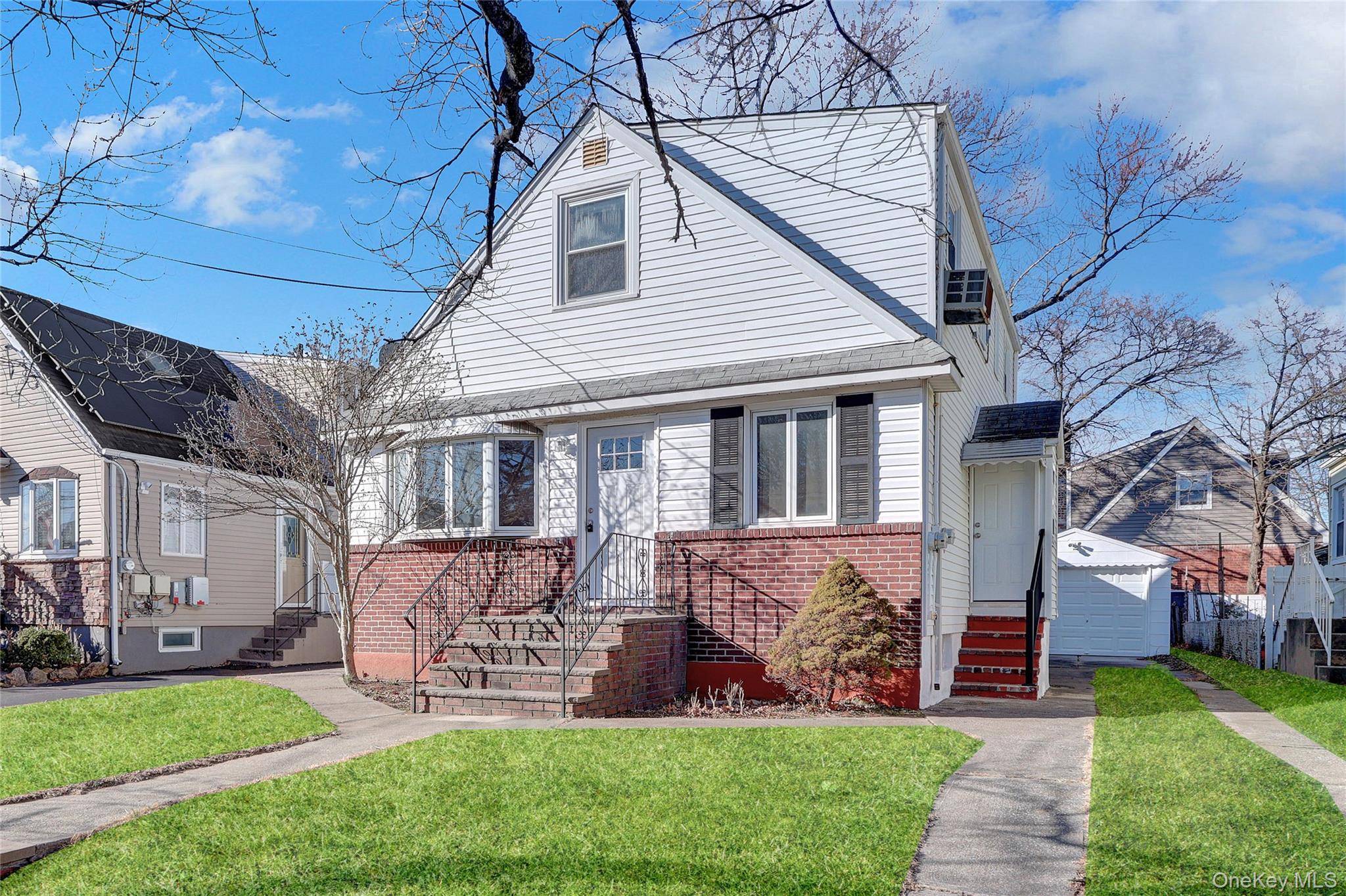 140 Arlington AVE, Valley Stream, NY 11580