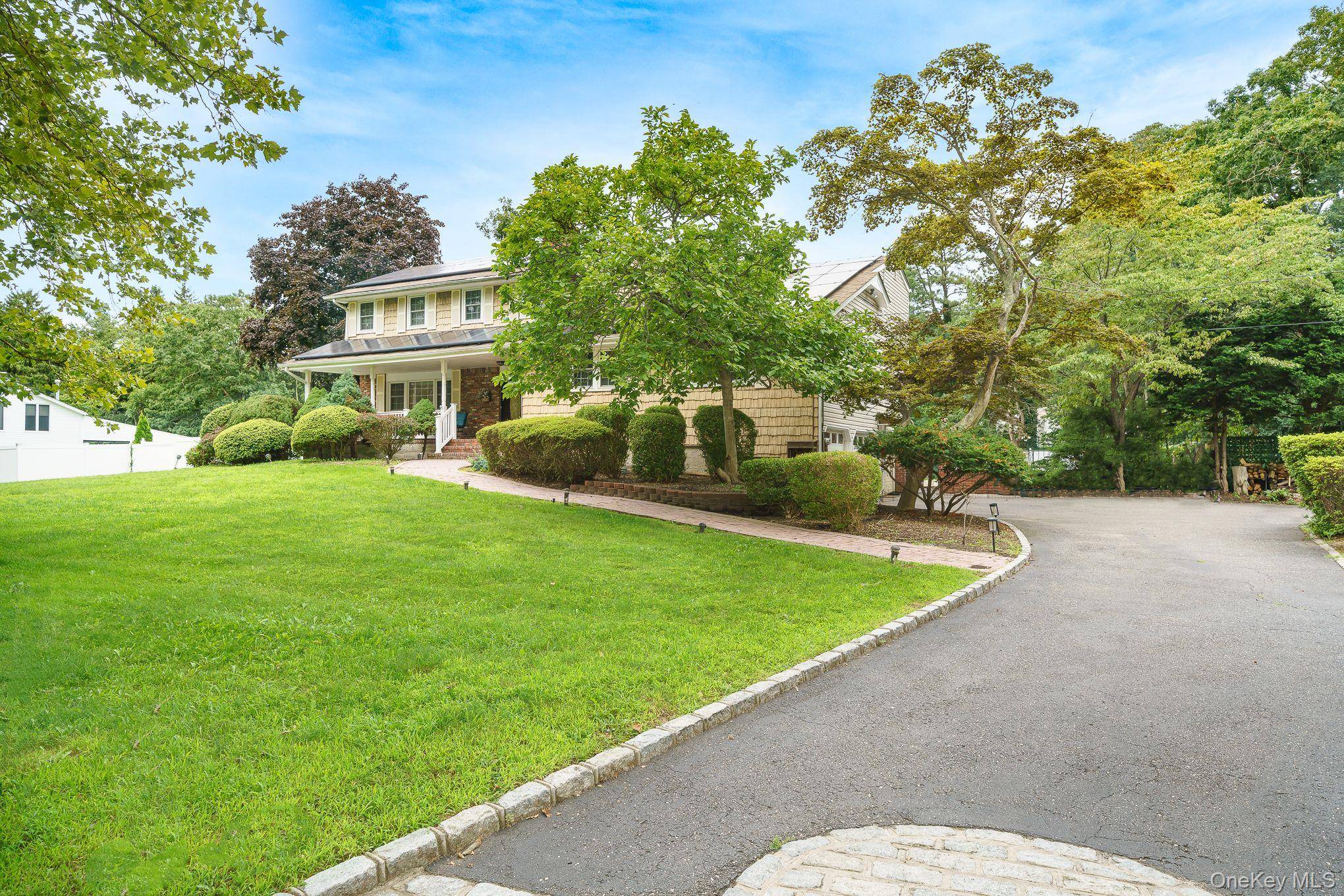 2 Village DR, Dix Hills, NY 11746