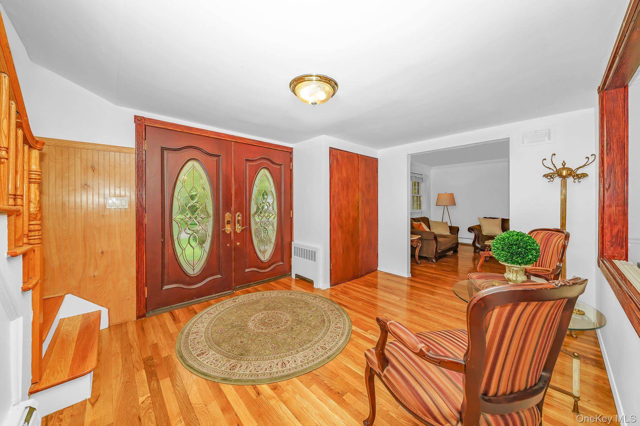 2 Village DR, Dix Hills, NY 11746