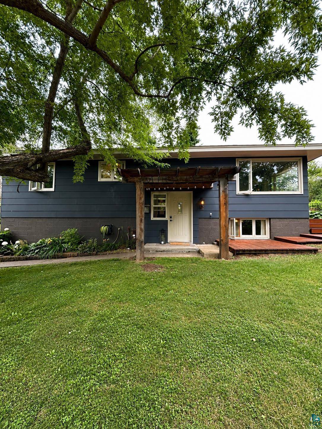 1905 Hutchinson Rd, Duluth, MN 55811