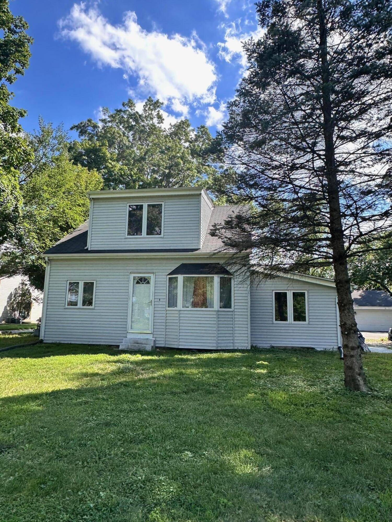 1802 Evans AVE, Valparaiso, IN 46383