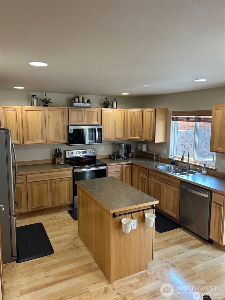 1016 Denny AVE, Cle Elum, WA 98922