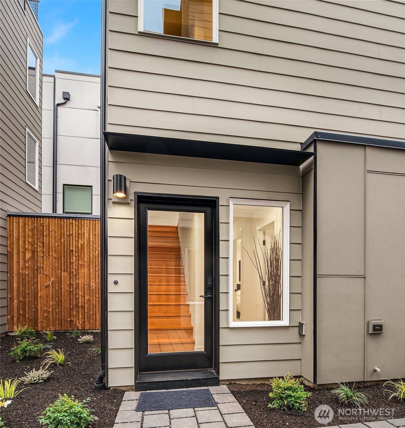 1457 22nd AVE #A, Seattle, WA 98122