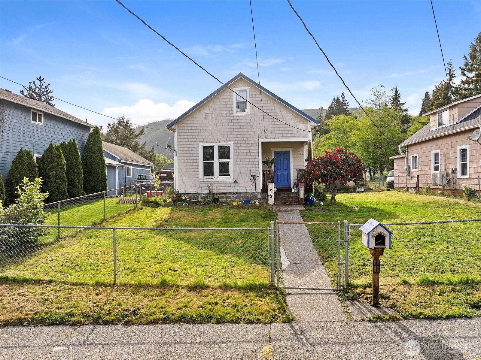 1218 Cedar ST, Raymond, WA 98577