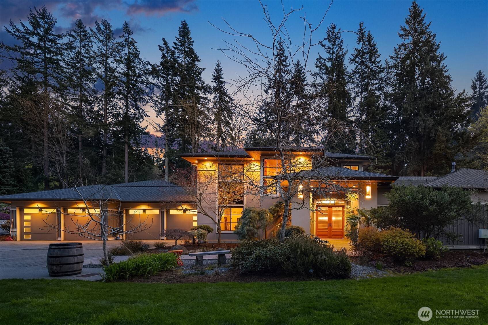 11303 S Dogwood LN, Woodway, WA 98020
