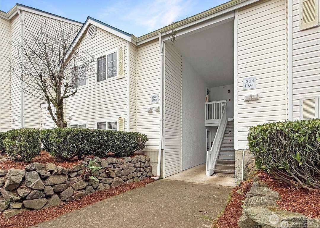 11002 SE Petrovitsky Rd #I-203, Renton, WA 98055