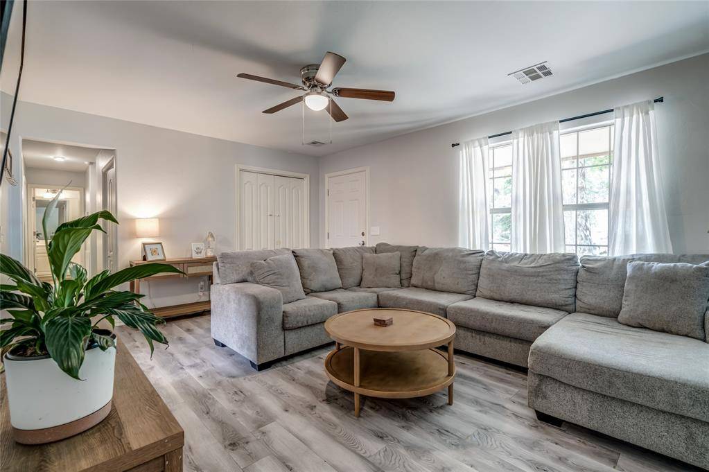 410 E Jefferson ST, Crescent, OK 73028