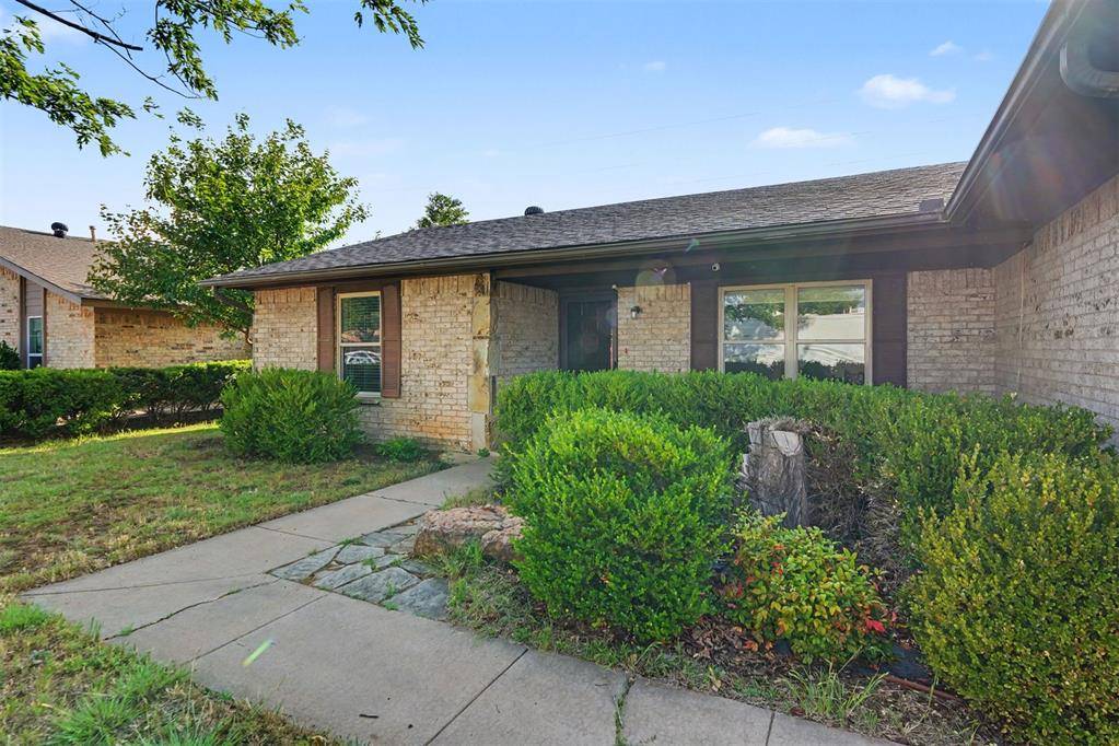 717 Windsor DR, Altus, OK 73521