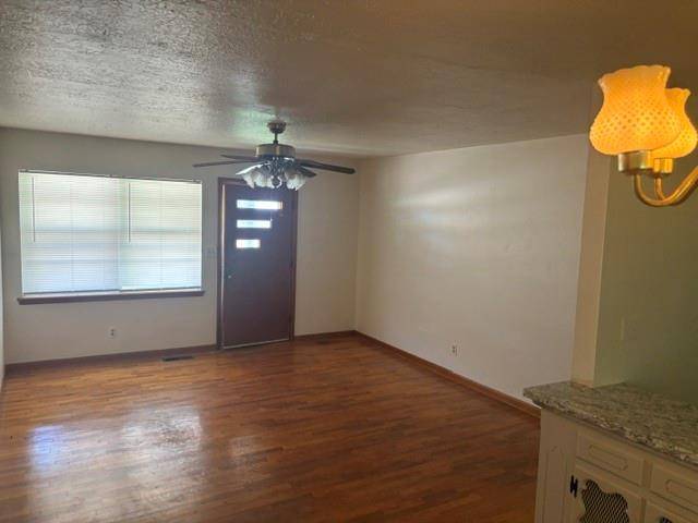 310 W J ST, Alex, OK 73002