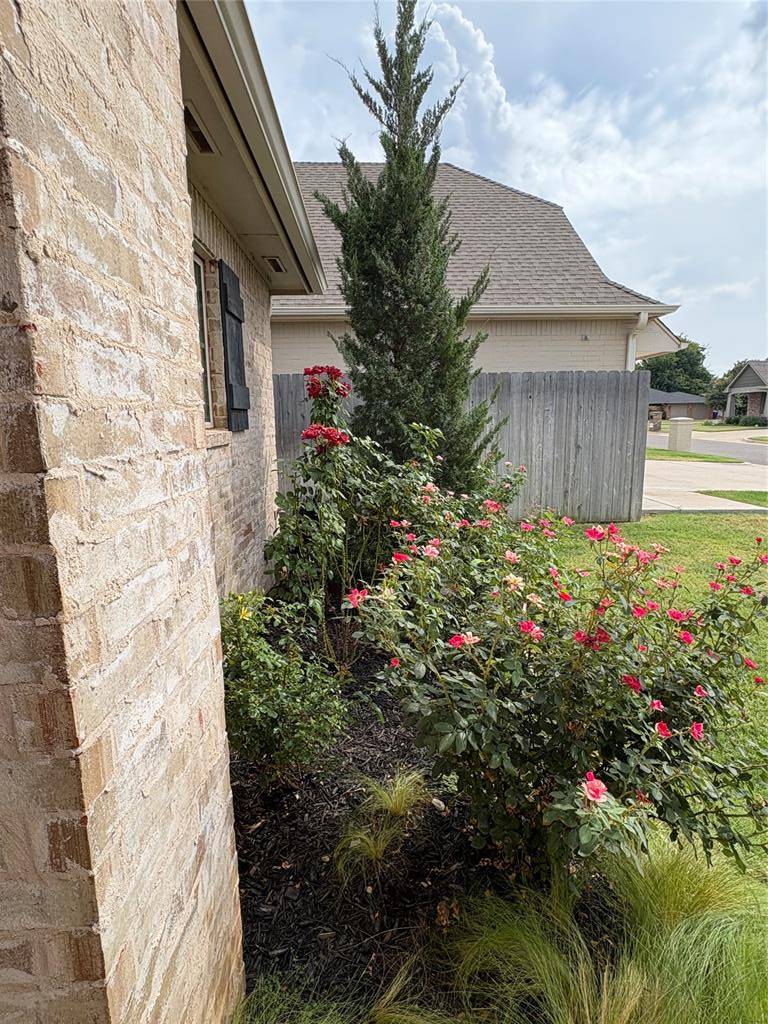 10608 NW Emily CIR, Oklahoma City, OK 73120