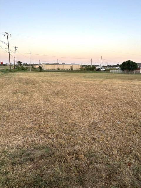 NS 370 RD, Holdenville, OK 74848
