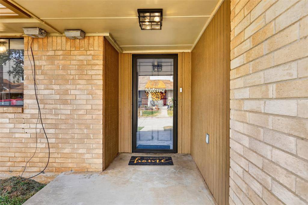 105 Village Oaks DR, Oklahoma City, OK 73130