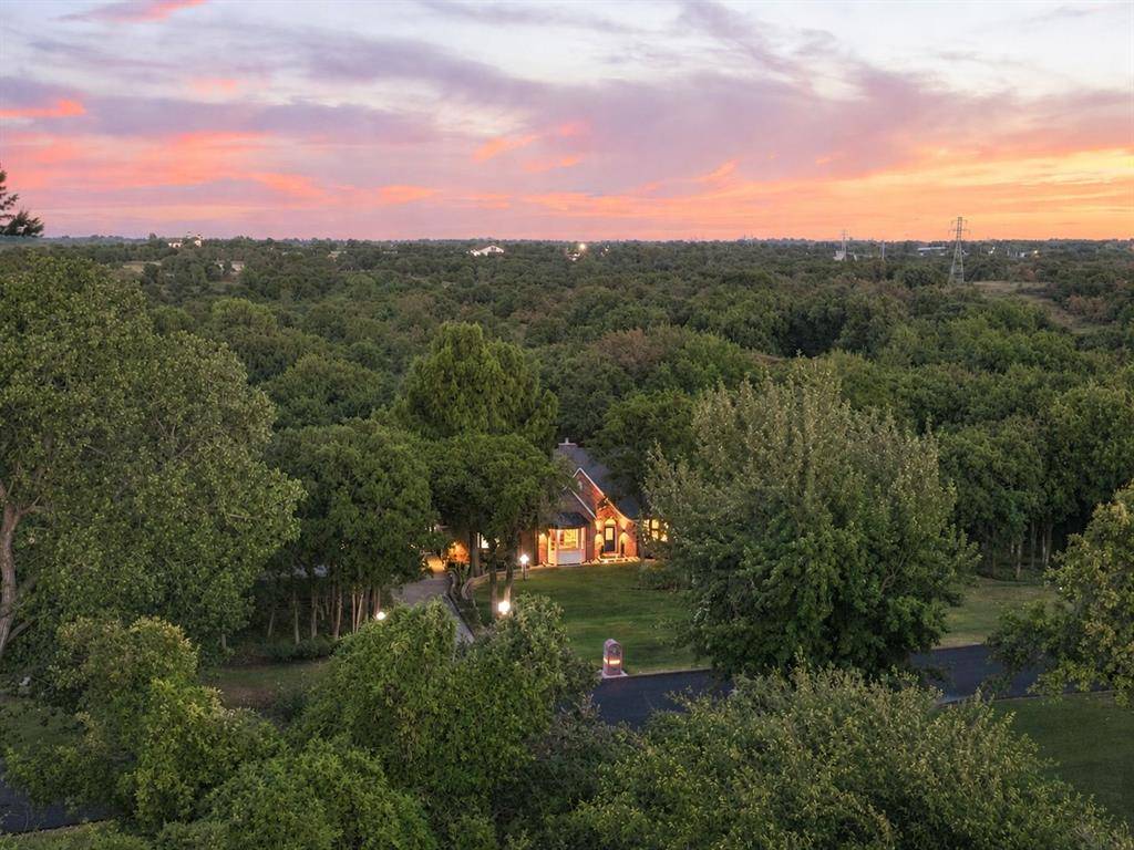 9216 Oakmont DR, Oklahoma City, OK 73131
