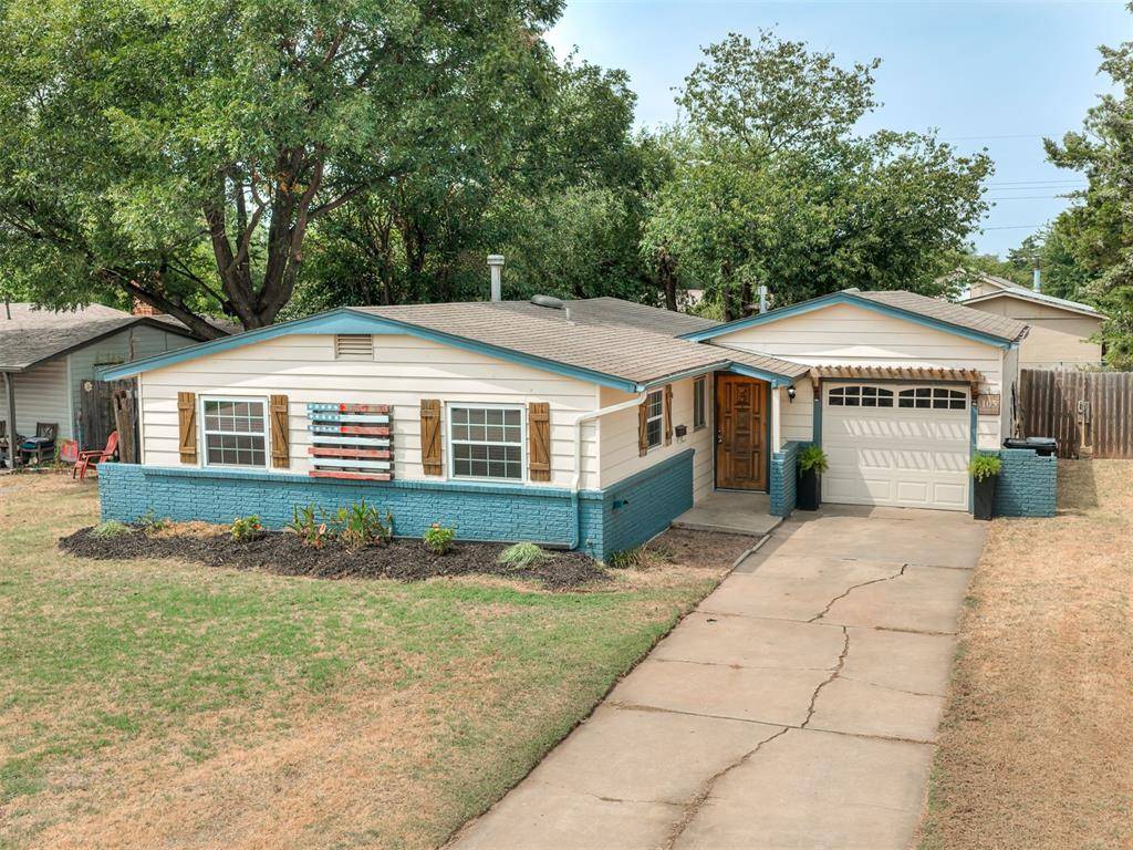 105 Woods AVE, Moore, OK 73160