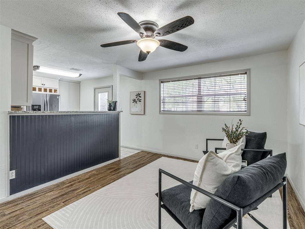 105 Woods AVE, Moore, OK 73160