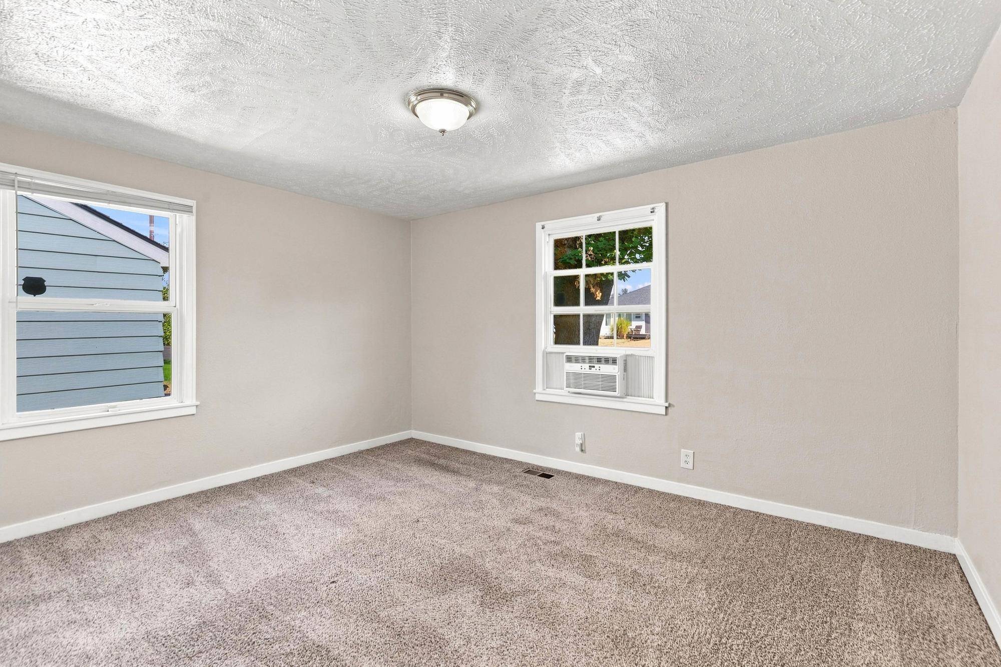 2317 W Sanson Ave, Spokane, WA 99205