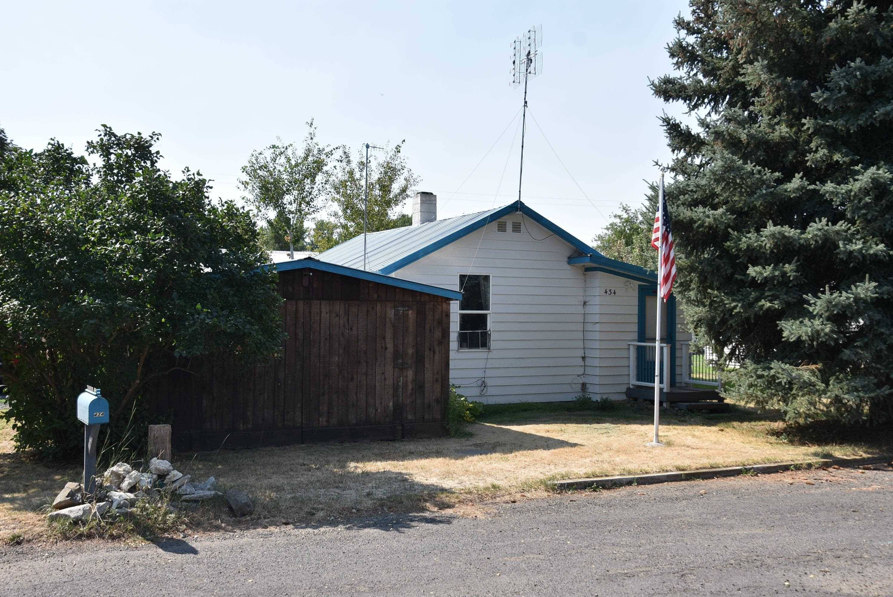 434 NE North Ave, Wilbur, WA 99158