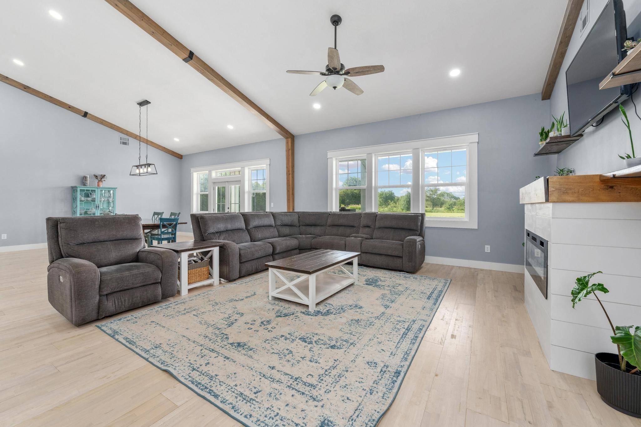1029 E 120th Ave N, Belle Plaine, KS 67013
