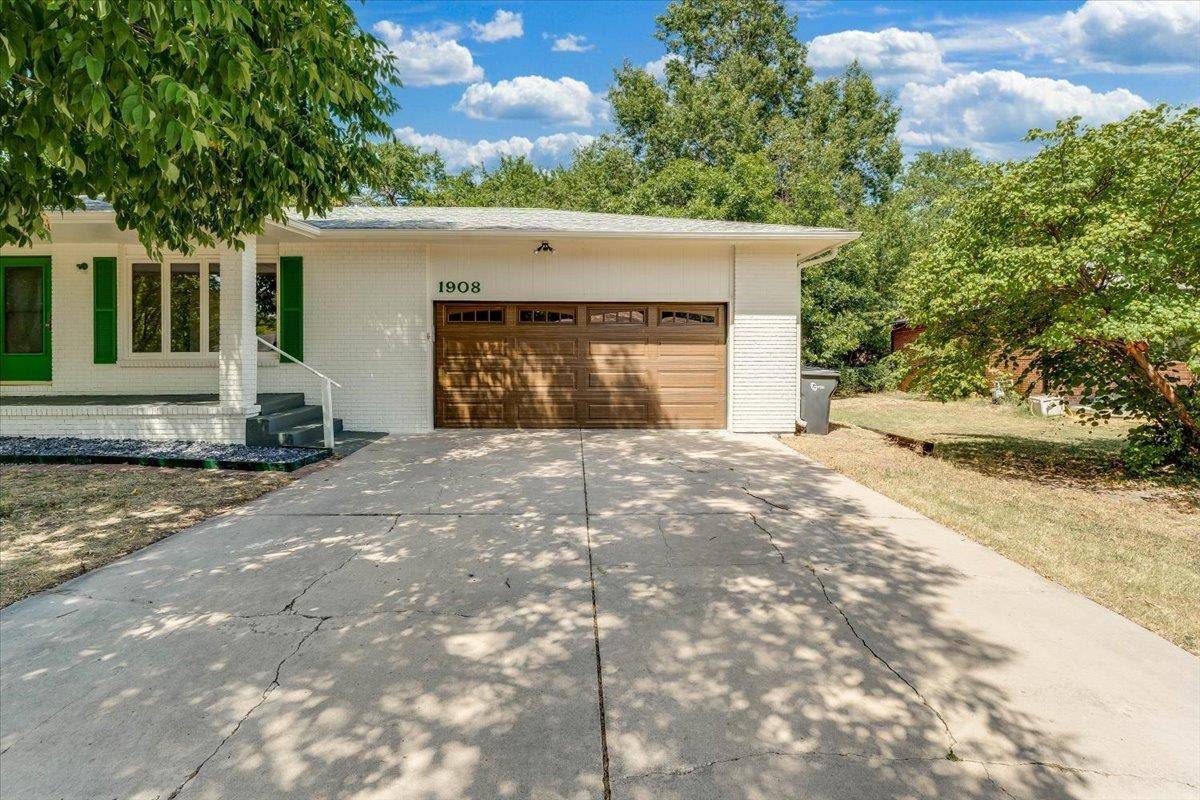 1908 Cypress, Newton, KS 67114