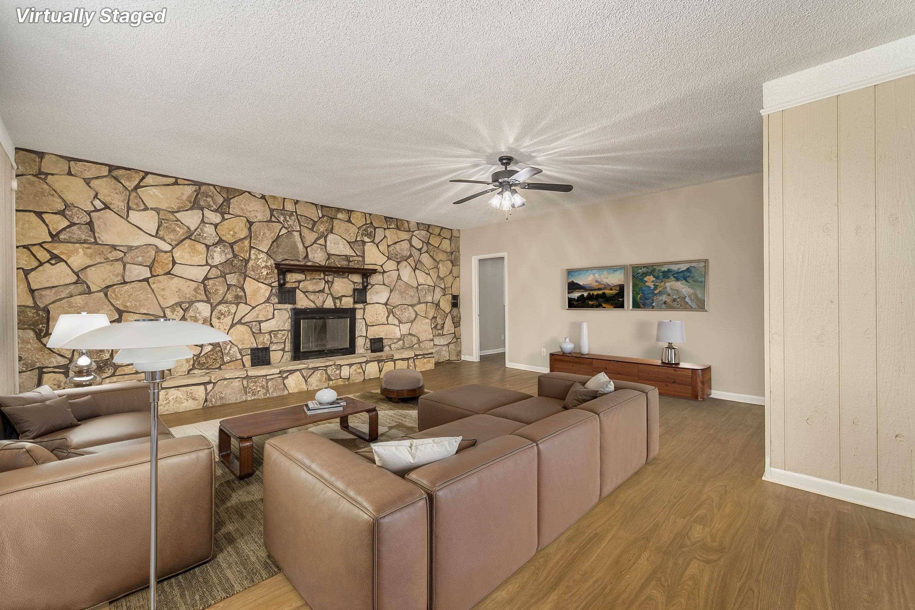220 E 44th St S, Wichita, KS 67216-1714