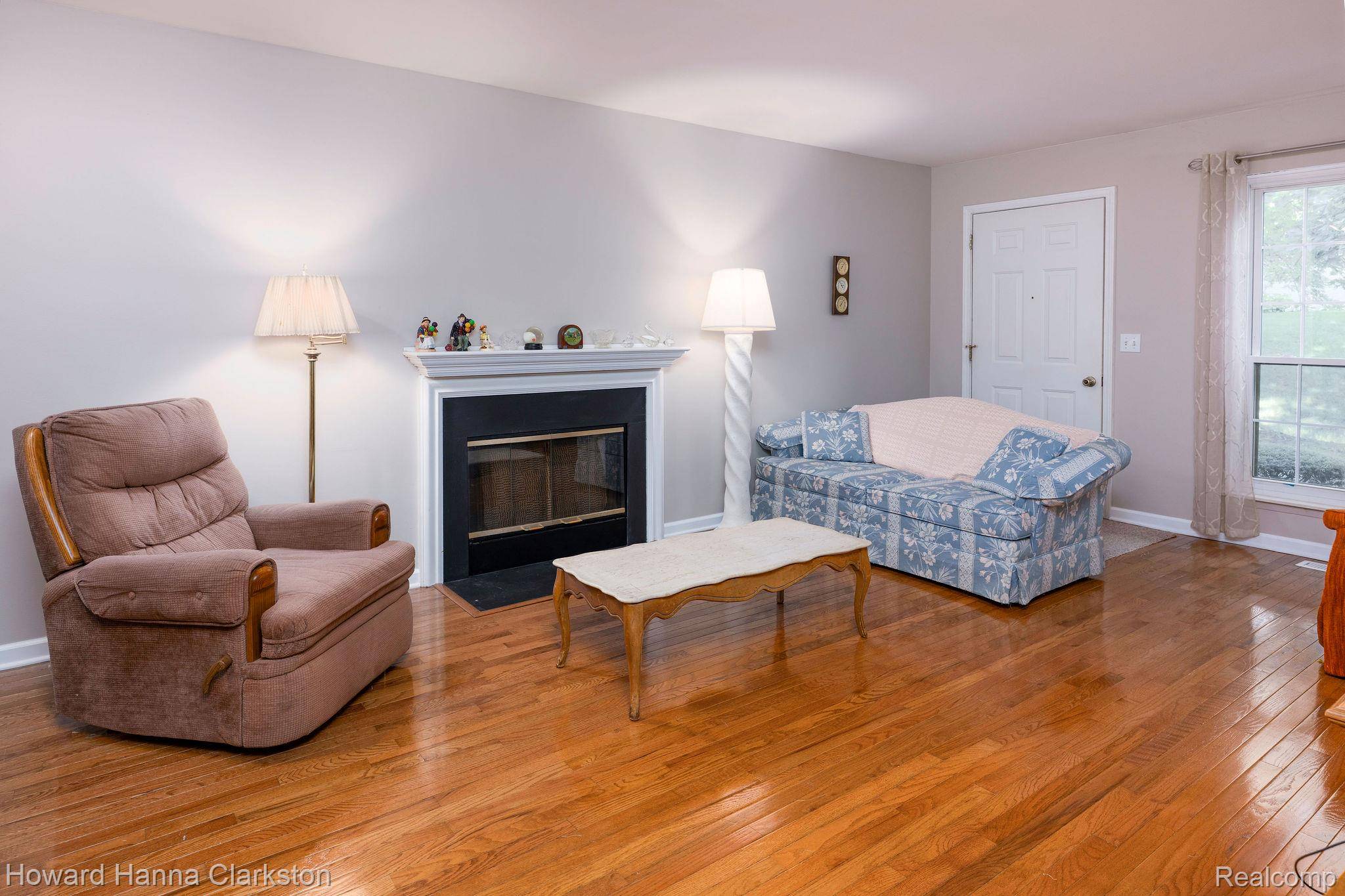 3145 Hidden Ridge DR, Waterford Charter Township, MI 48328