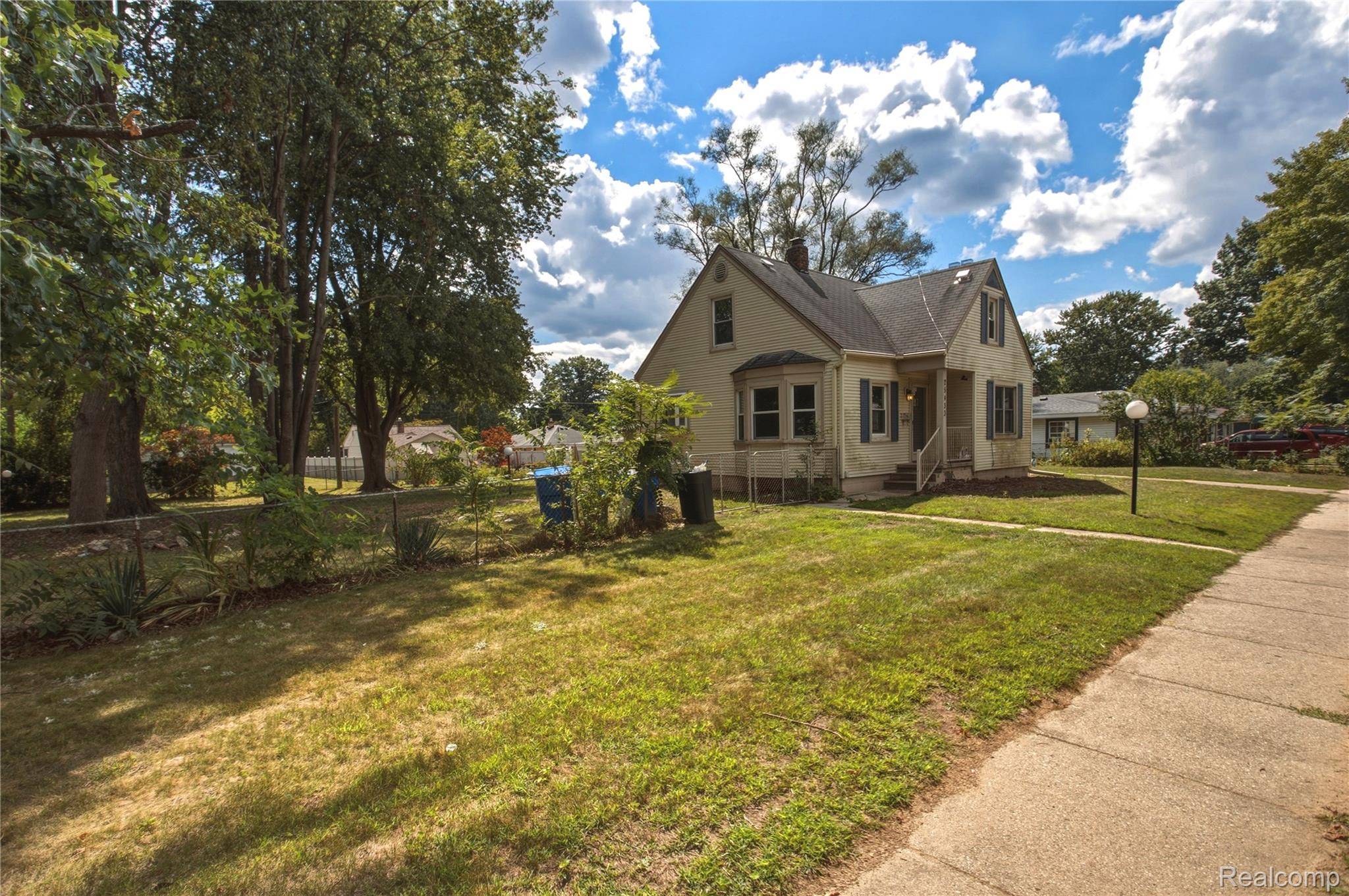 25433 McDonald ST, Dearborn Heights, MI 48125