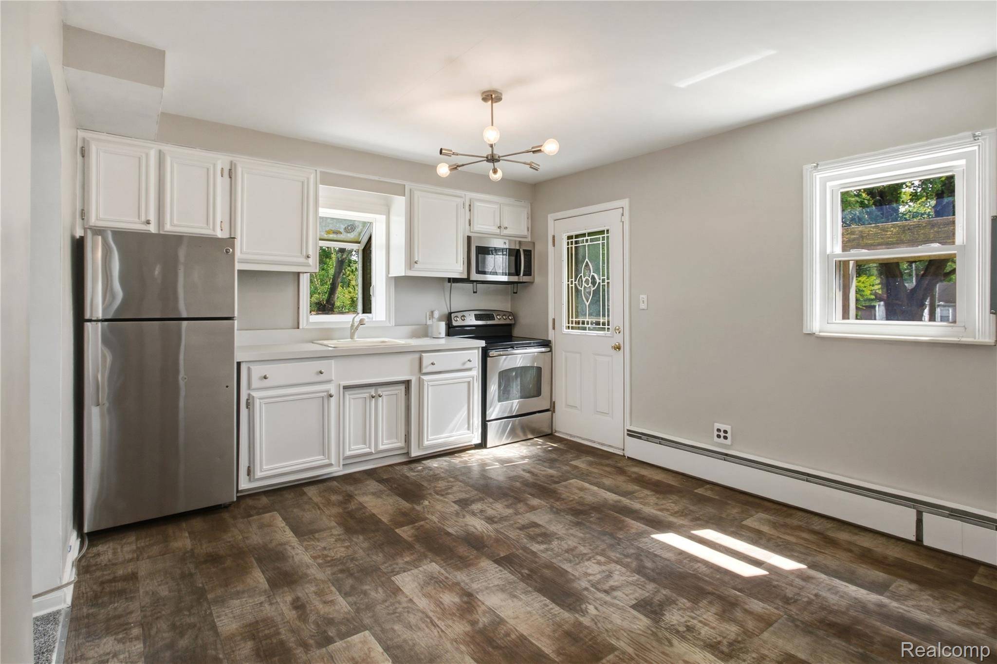 25433 McDonald ST, Dearborn Heights, MI 48125