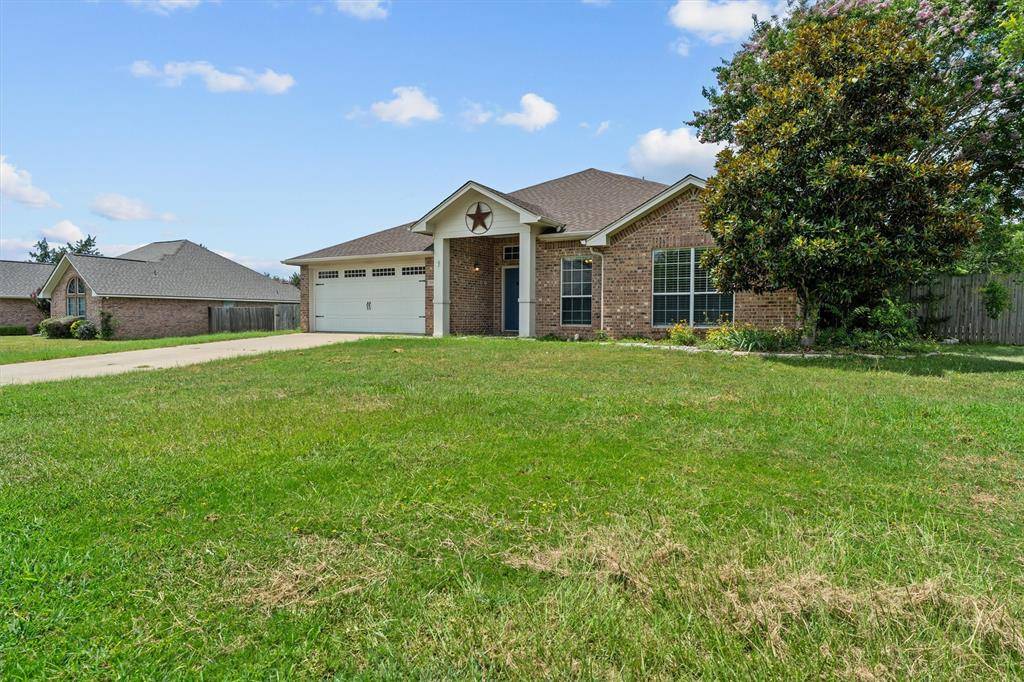 833 Greenwood Circle, Lindale, TX 75771