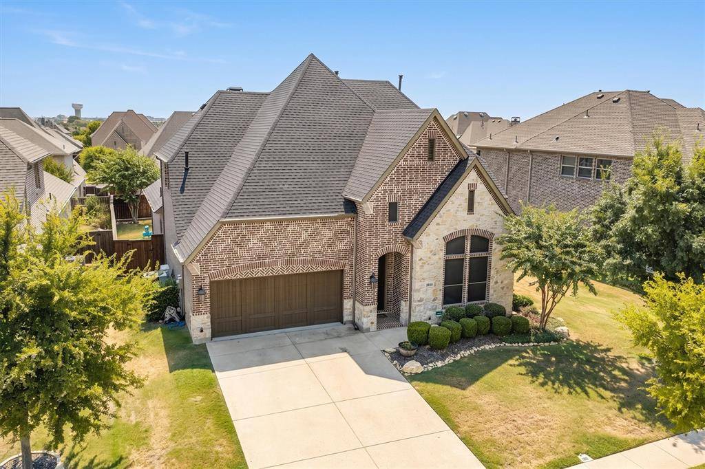1024 Highpoint Way, Roanoke, TX 76262