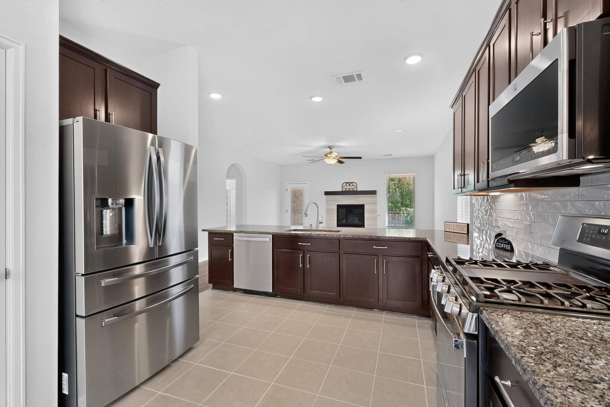 689 Leadtree LOOP, Buda, TX 78610