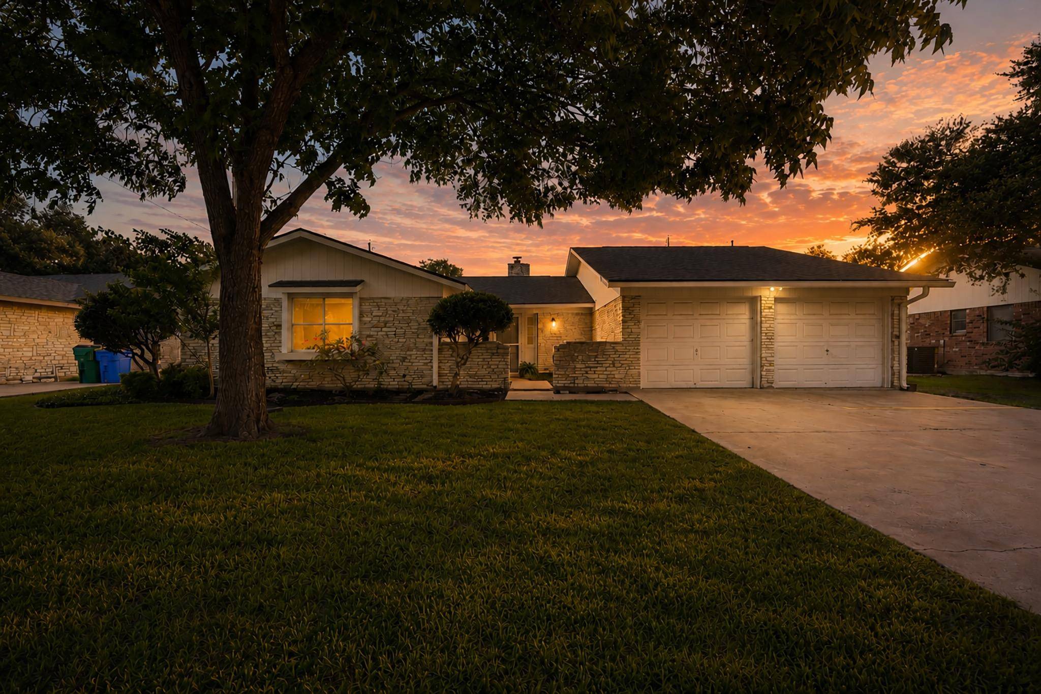 2301 Lillie LN, Taylor, TX 76574