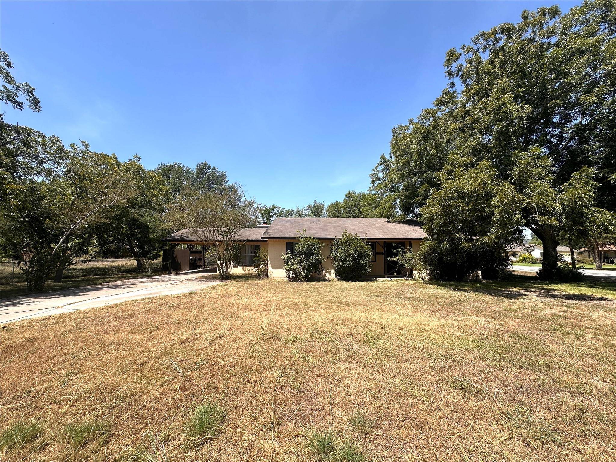 400 Sunbonnet DR, Buda, TX 78610