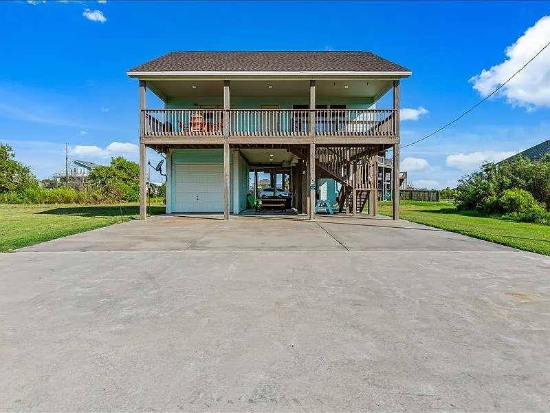 157 Verdia DR, Crystal Beach, TX 77650