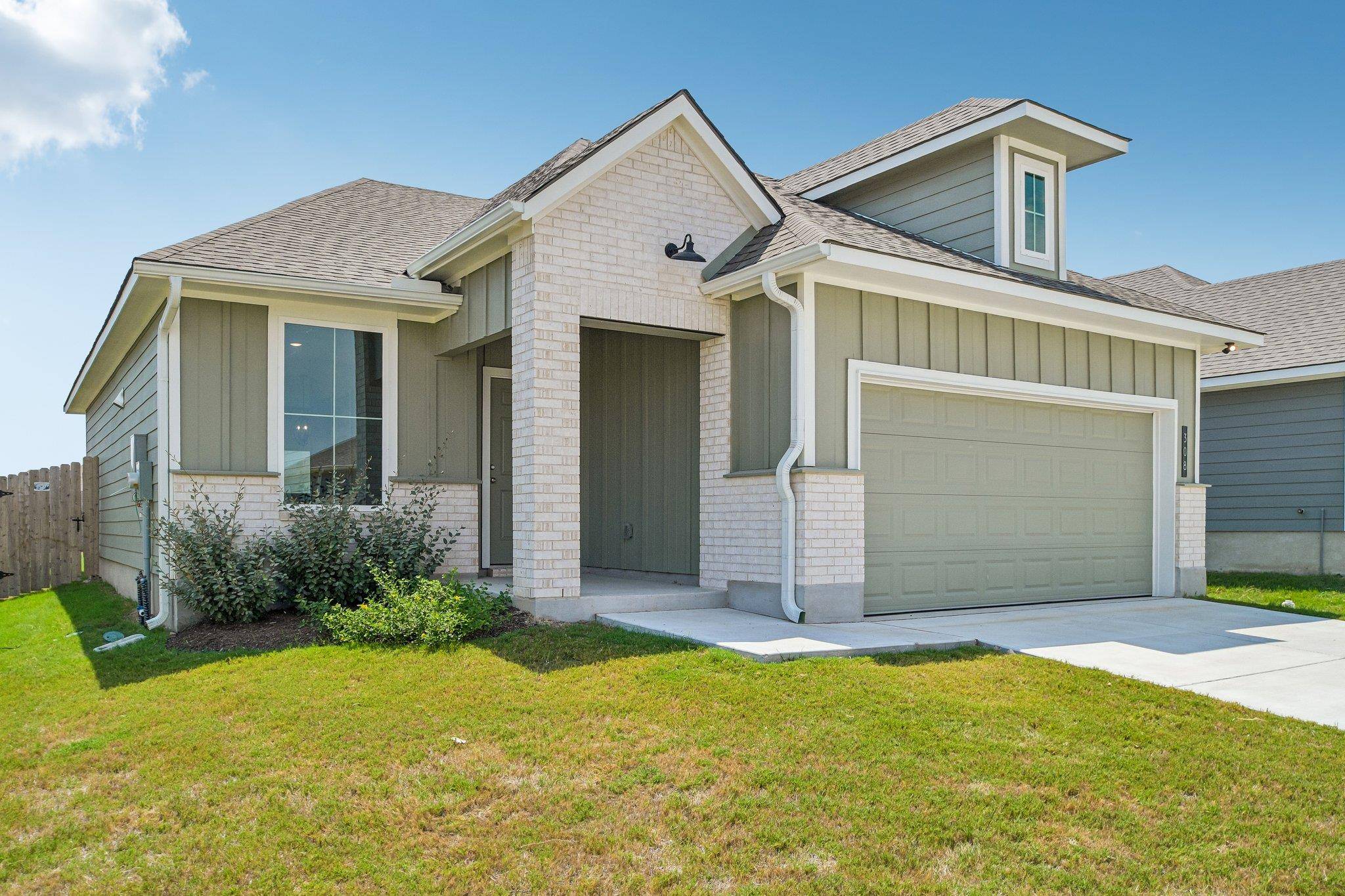 308 Boatright BLVD, Jarrell, TX 76537